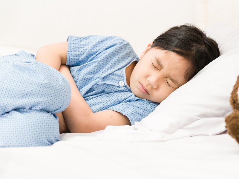 Trẻ 11 tuổi đau bụng dưới kèm sốt cảnh báo bệnh gì?