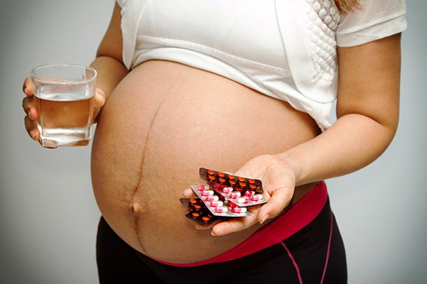 Bà bầu cần bổ sung bao nhiêu sắt trong suốt thai kỳ?