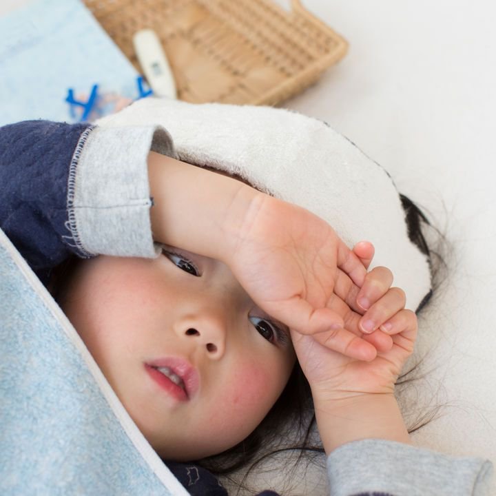 Trẻ mất ý thức, tím tái khi sốt có nguy hiểm không?