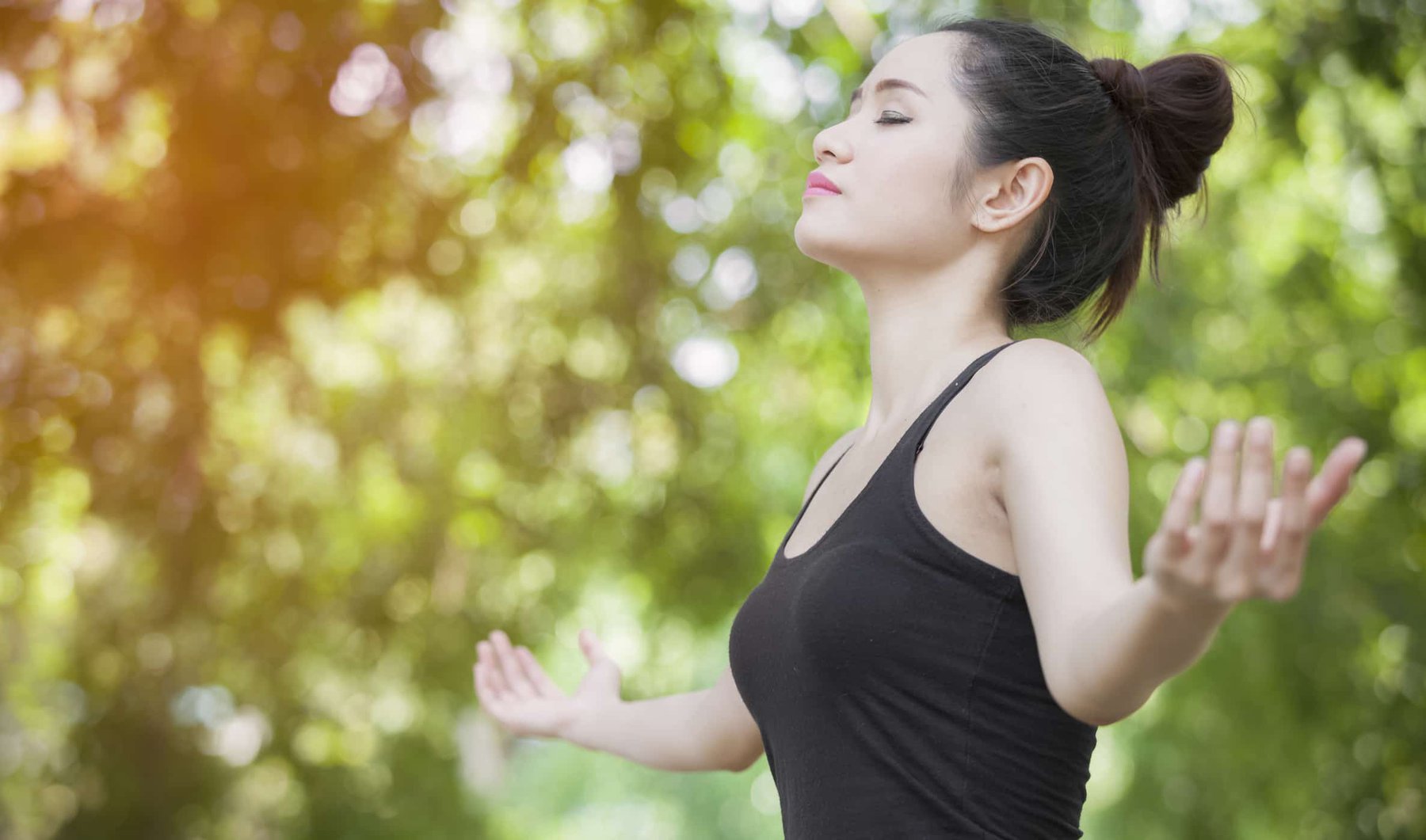Hít thở sâu là một trong cách cách ngưng lo lắng hiệu quả
