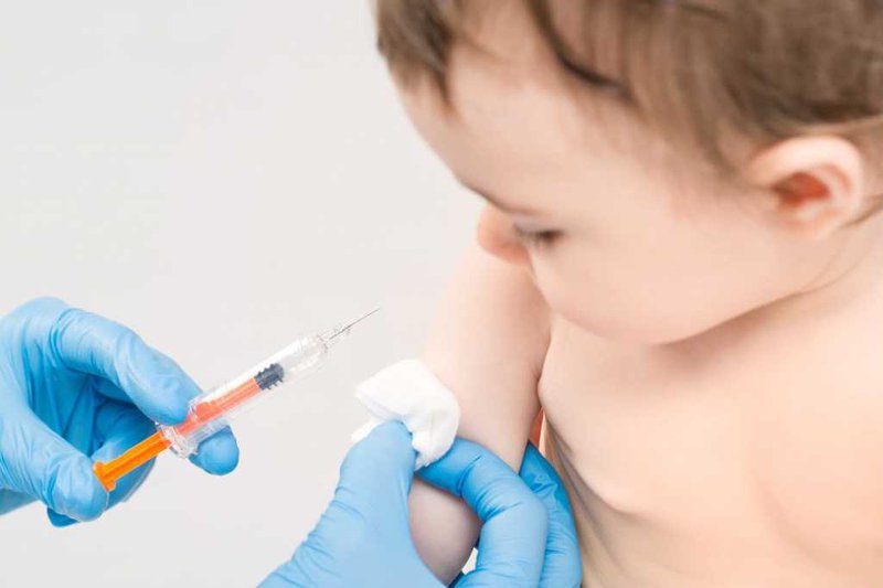 Trẻ tiêm vacxin phế cầu và nhỏ rotavirus cùng lúc được không?