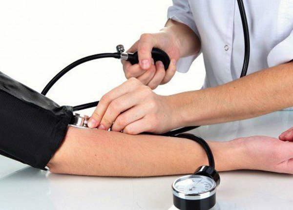 Người bệnh cao huyết áp uống thuốc không đỡ là do đâu?
