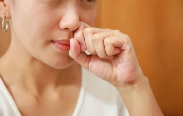 Bấm huyệt nghinh hương trị nghẹt mũi