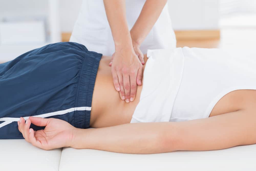 Người bệnh có thể tham vấn bác sĩ về một số phương pháp vật lý trị liệu giảm đau lưng