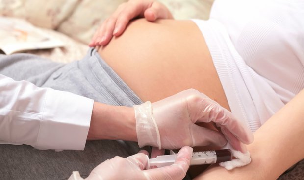 Người có tiền sử giảm tiểu cầu vô căn mang thai 2 tháng nên lưu ý gì?