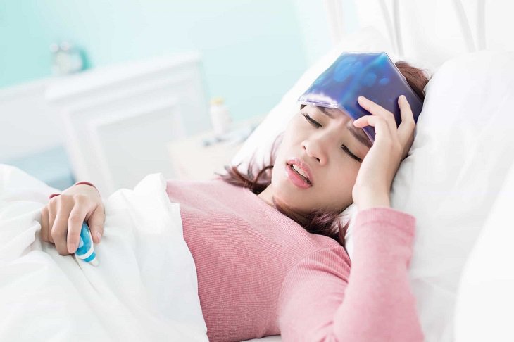 Sốt nhẹ 10 ngày, đau đầu kèm ho là dấu hiệu bệnh gì?