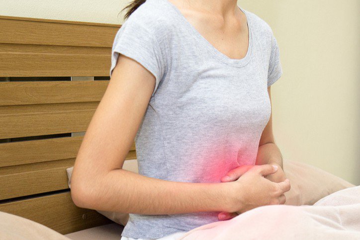 Nữ giới đau bụng, buồn nôn sau mổ ruột có ảnh hưởng gì?