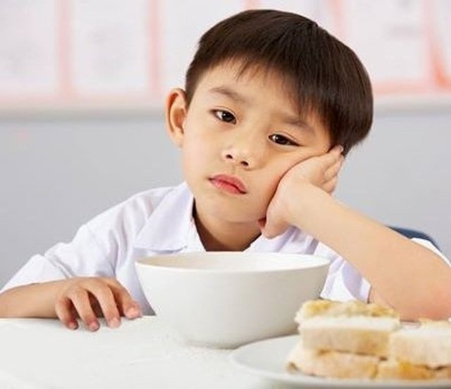 Trẻ 4 tuổi biếng ăn kèm tiêu hóa chậm phải làm gì?