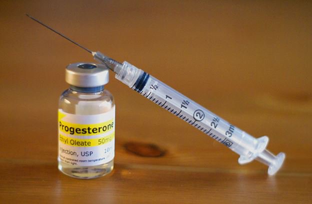 Thuốc Progesterone tiêm có thể gây ra một số tác dụng phụ cho người dùng