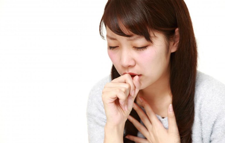 Ho kéo dài kèm ngứa cổ họng là bệnh gì?