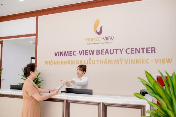 Khu vực tiếp đón bệnh nhân tại Phòng khám thẩm mỹ Vinmec – View Beauty Center (Royal City)
