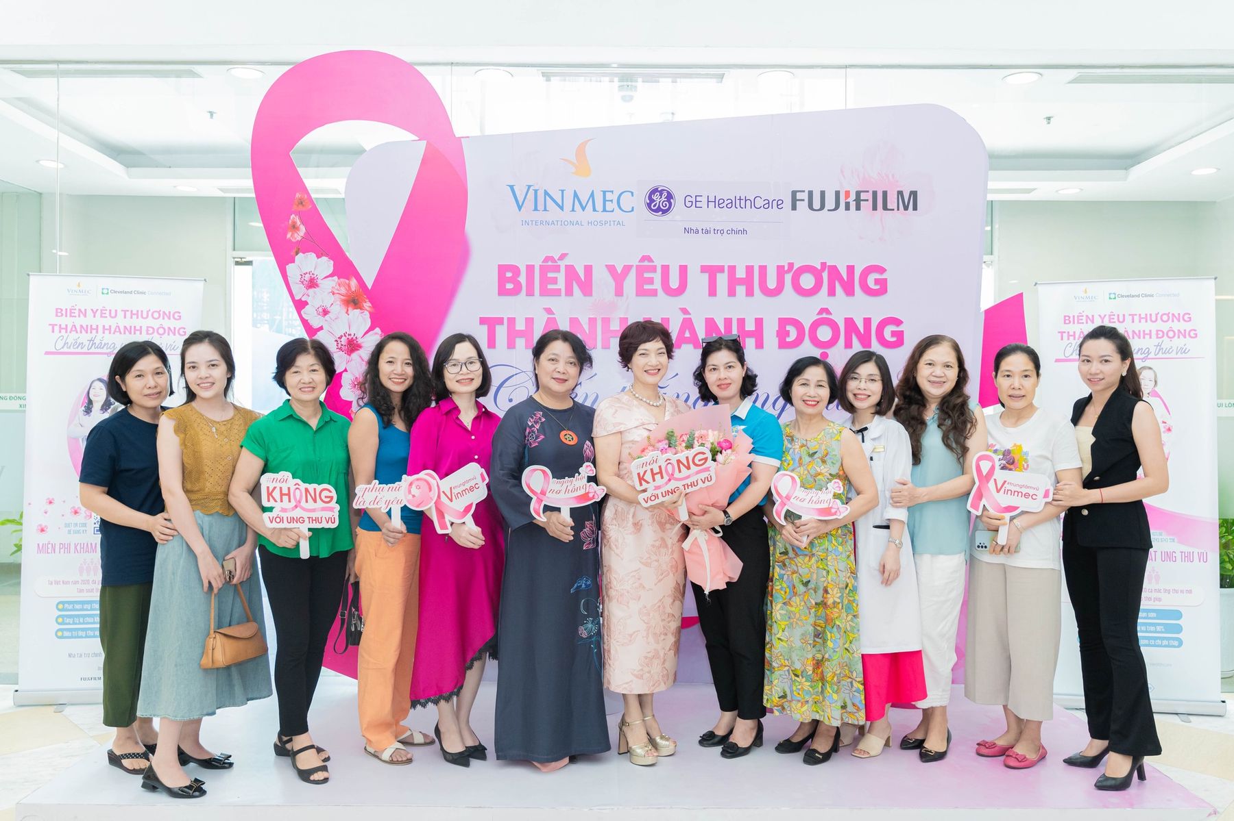 Mỗi người bà, người mẹ khi tham gia chiến dịch, sẽ có cơ hội tiếp cận các phương pháp sàng lọc ung thư vú hiện đại