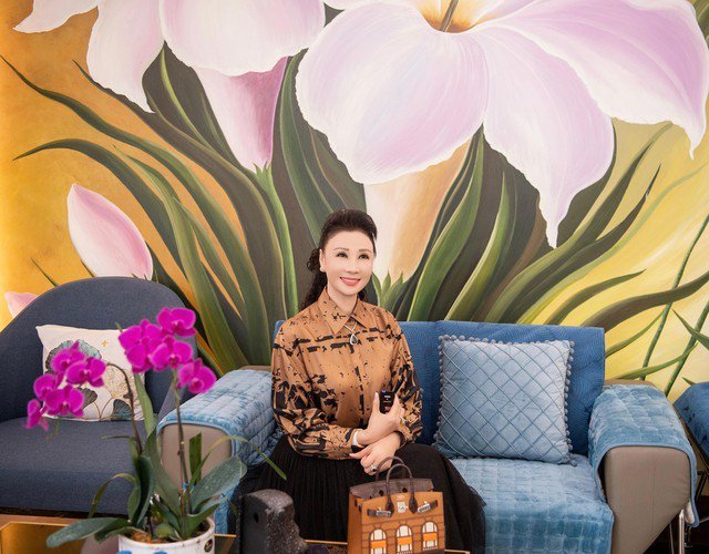 Hoa hậu doanh nhân Vũ Thuý Nga đã sử dụng mặt dán sứ MINISH số 1 Hàn Quốc