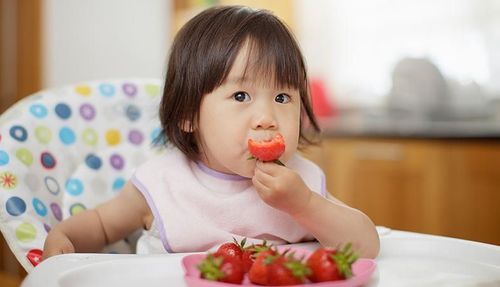 When should children eat fruits? How to eat them correctly?