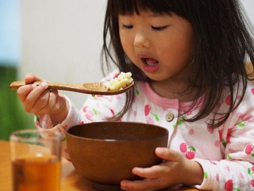 What to do when a 2-3-year-old refuses to eat rice (solid food)?