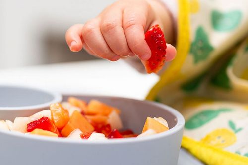Do the fruits need to be steamed before feeding to children?