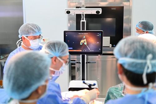 Phẫu thuật thay khớp gối bằng Robot CORI tại Vinmec Đà Nẵng - Hồi phục nhanh, chi phí hợp lý