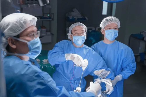 Điều trị thành công ca “ung thư chồng ung thư” ở cụ ông 70 tuổi tại Vinmec