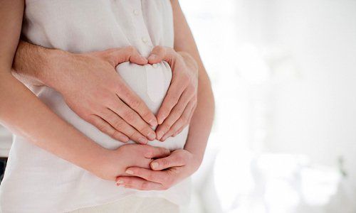Pregnancy changes the size of the ovaries.