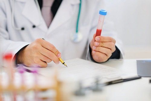 Kiểm tra các chỉ số của tuyến giáp thông qua việc xét nghiệm máu