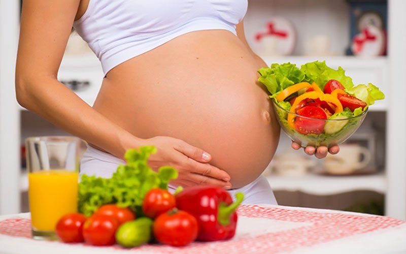 Chế độ ăn để không tăng cân quá nhiều khi mang thai | Vinmec
