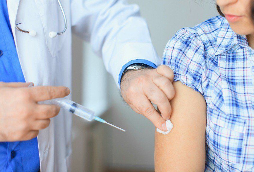 Đã quan hệ tình dục có tiêm được vắc xin HPV ngừa ung thư cổ tử cung không? | Vinmec
