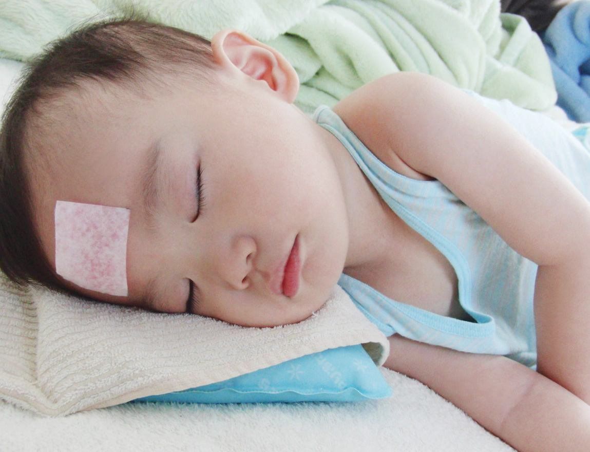Hướng dẫn hạ sốt thông thường cho trẻ | Vinmec