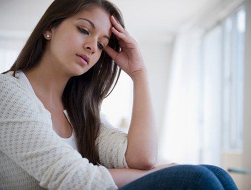 Lo lắng là nguyên nhân gây đau nửa đầum vì vậy nên hạn chế stress