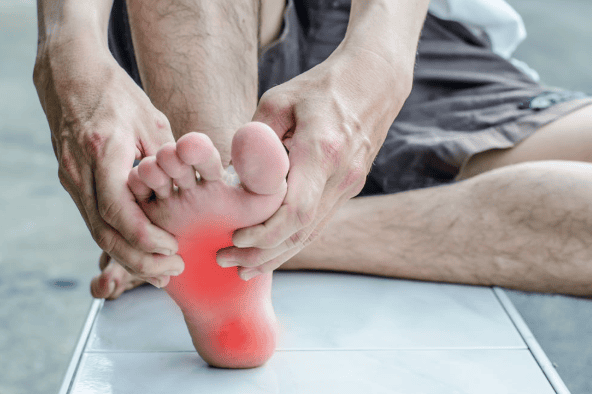 Các nguyên nhân khiến chân bạn bị đau | Vinmec
