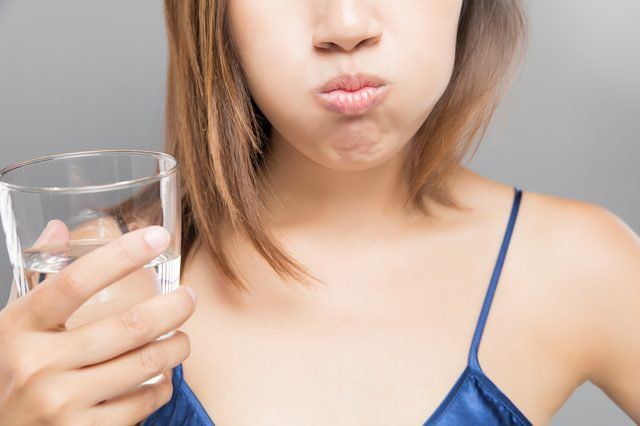 Nước muối súc miệng: Giải pháp đơn giản bảo vệ sức khỏe răng miệng