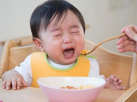 Hệ tiêu hóa kém làm bé khó hấp thụ, khó tăng cân