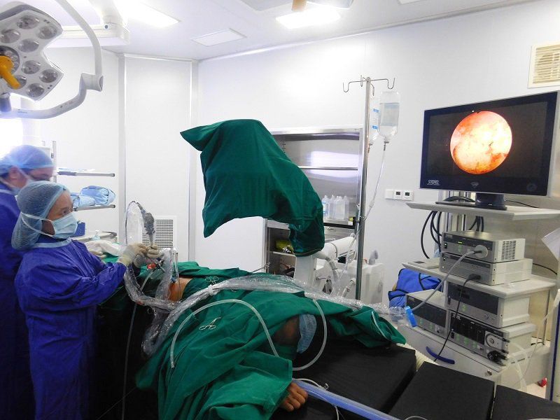 Removal of foreign body in small intestine by laparoscopic surgery