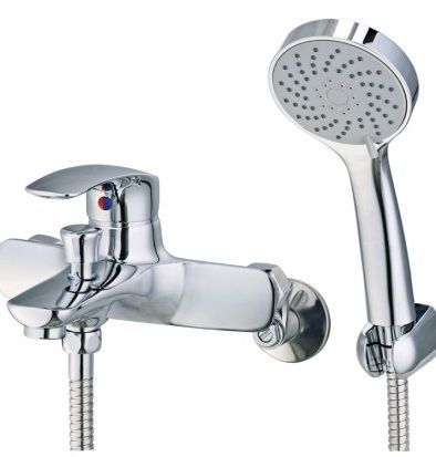 White vinegar also helps brighten showerheads and various household tools.
