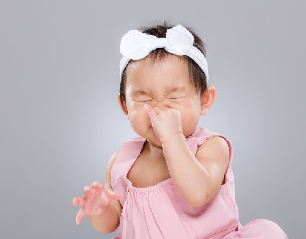 Children with sneezing, runny nose, stuffy nose, cough, low fever, lack
