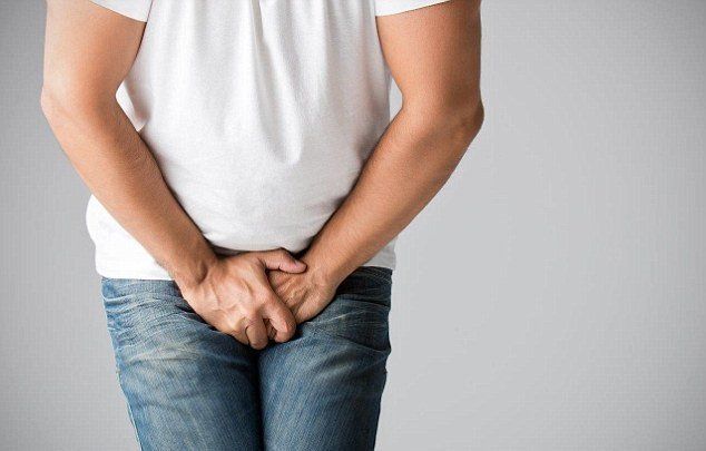 Đau đầu dương vật và đi tiểu buốt là dấu hiệu bệnh gì? | Vinmec