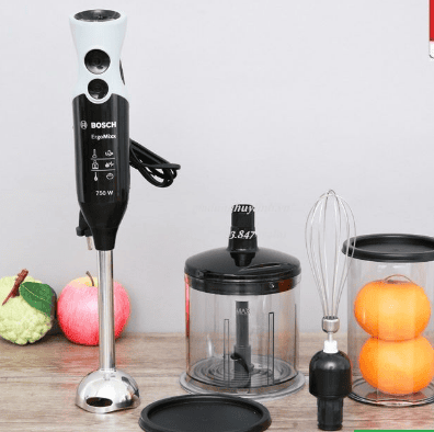 Ba mẹ nên xay nhuyễn cam trước khi cho trẻ ăn hoặc uống
