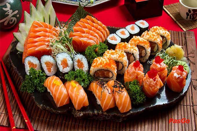 Sushi là một món ăn đặc trưng trong ẩm thực Nhật Bản