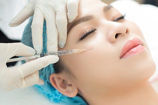 TIÊM COLLAGEN VÙNG MẮT GIÚP LÀM MỜ NẾP NHĂN VÀ CẢI THIỆN VÙNG DA DƯỚI MẮT