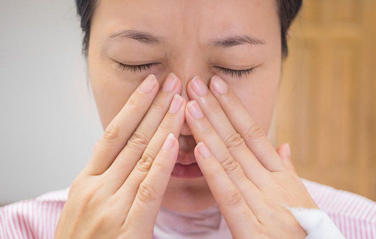 Polyp mũi có làm mũi to ra không? | Vinmec