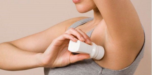 Có bầu dùng lăn khử mùi được không?