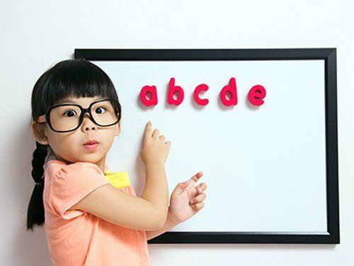 Phát hiện mốc chậm nói sớm để tăng hiệu quả dạy cho trẻ chậm nói