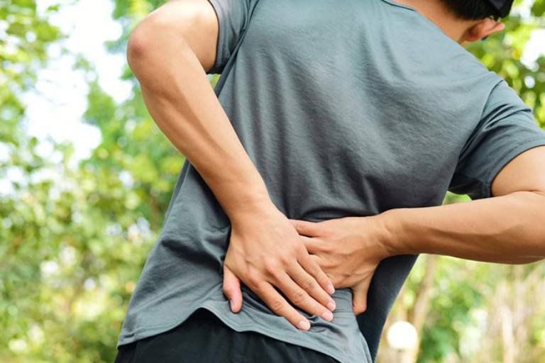 Đau mỏi lưng kèm tiểu đêm ít có phải thận ứ nước không? | Vinmec