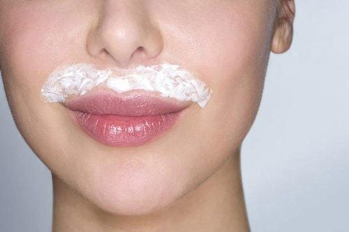 Kem làm rụng lông là một giải pháp nhanh chóng và dễ dàng để triệt lông mép