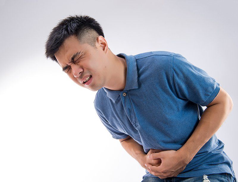 What are the causes of antral congestion in men with HP, abdominal pain, bloody stools?