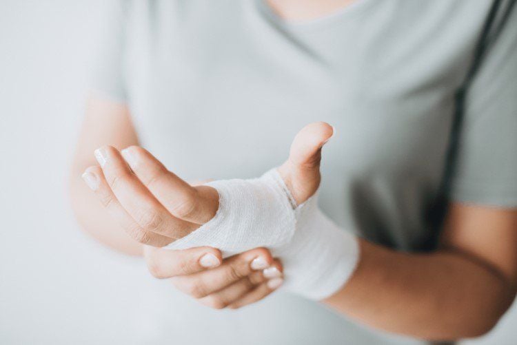Chỉ định tháo khớp cổ tay | Vinmec
