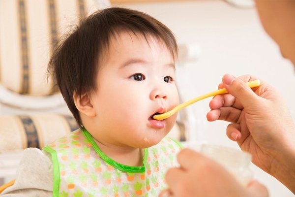 Nhu cầu dinh dưỡng của trẻ dưới 1 tuổi | Vinmec