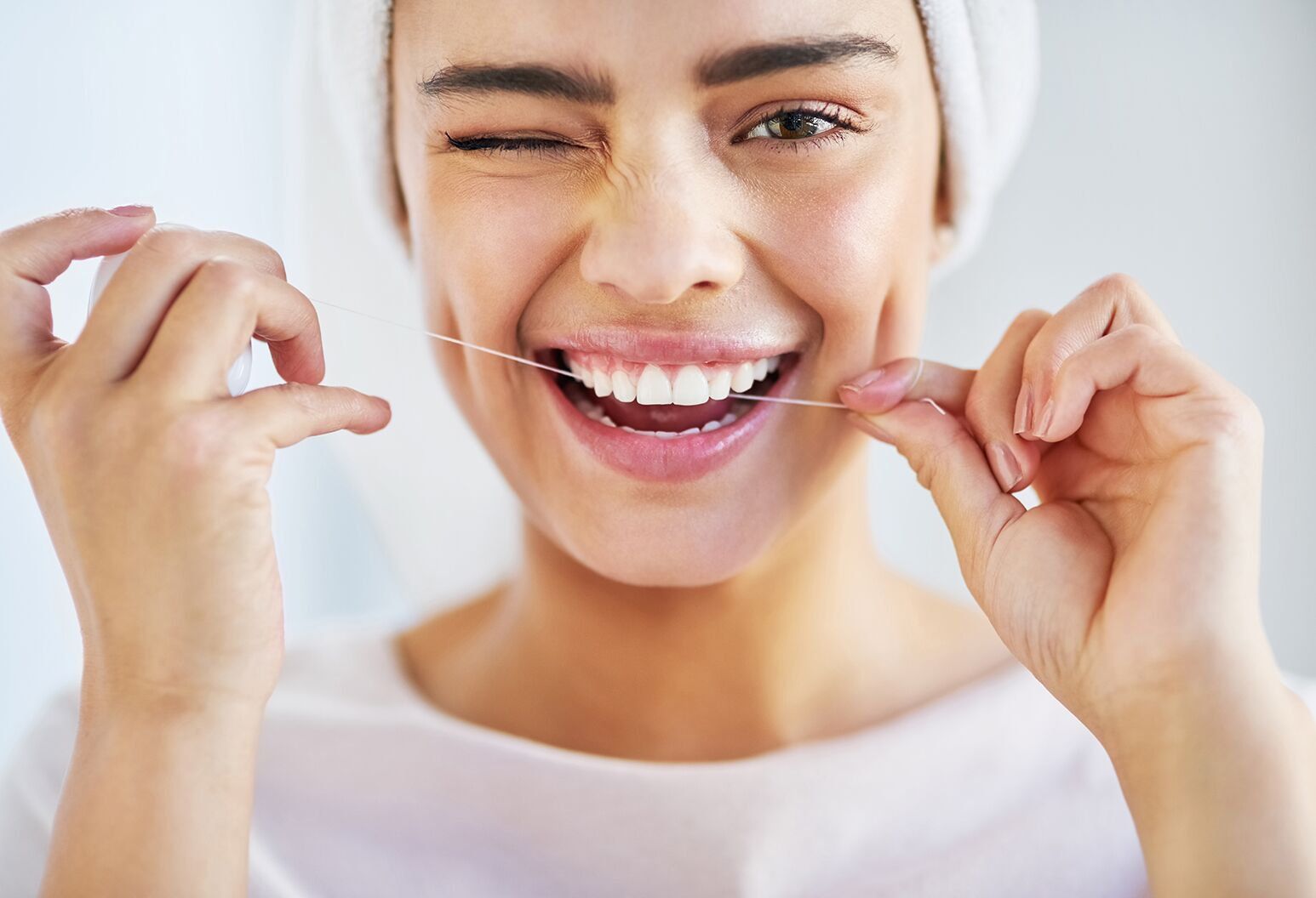 Hướng dẫn chăm sóc sức khỏe răng miệng đúng cách | Vinmec