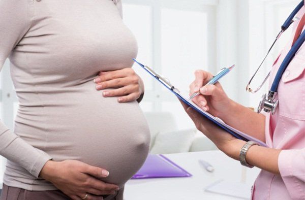 Bà bầu cần xét nghiệm máu khi nào? | Vinmec