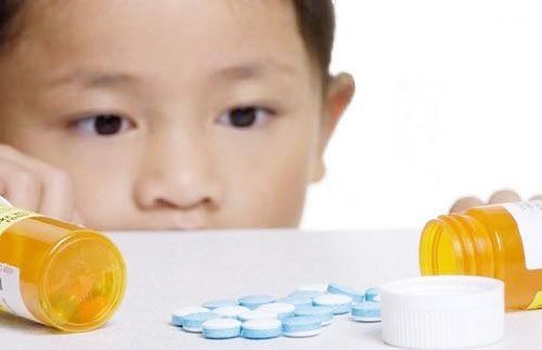 Nếu lạm dụng kháng sinh thì có nguy cơ trẻ bị nhờn thuốc kháng sinh