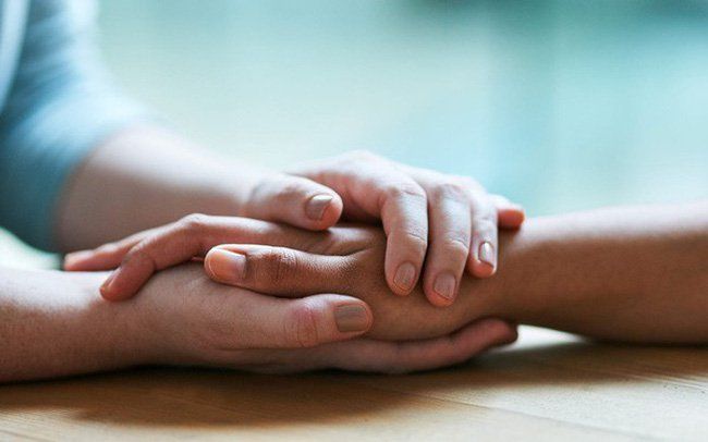 Tha thứ và lãng quên để có một cuộc sống khỏe mạnh hơn | Vinmec